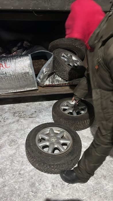 Продаются шифрованные зимние шины.