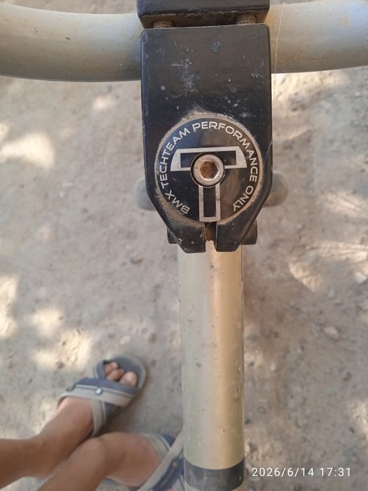 Bmx velo siped guvoh nimasi va maʼlumotlari bor velo poygalar uchun