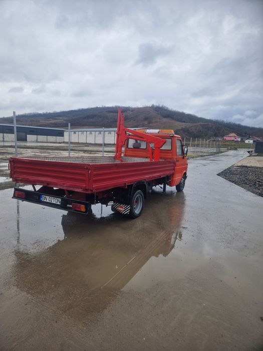 Vînd camionetă fiat 3.5t cu macara ridică 1200kg
