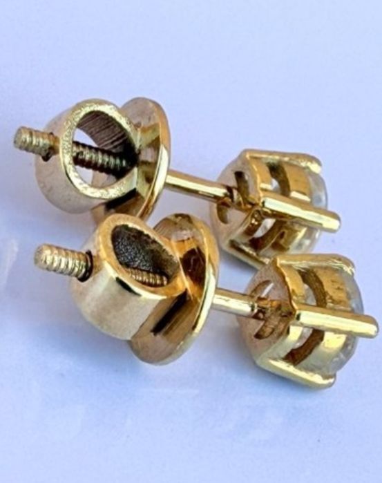 Диамантени обици