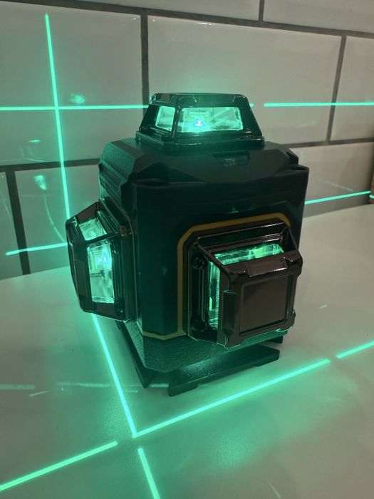 Nivela laser cu 16linii, noua, acumulator, telecomanda