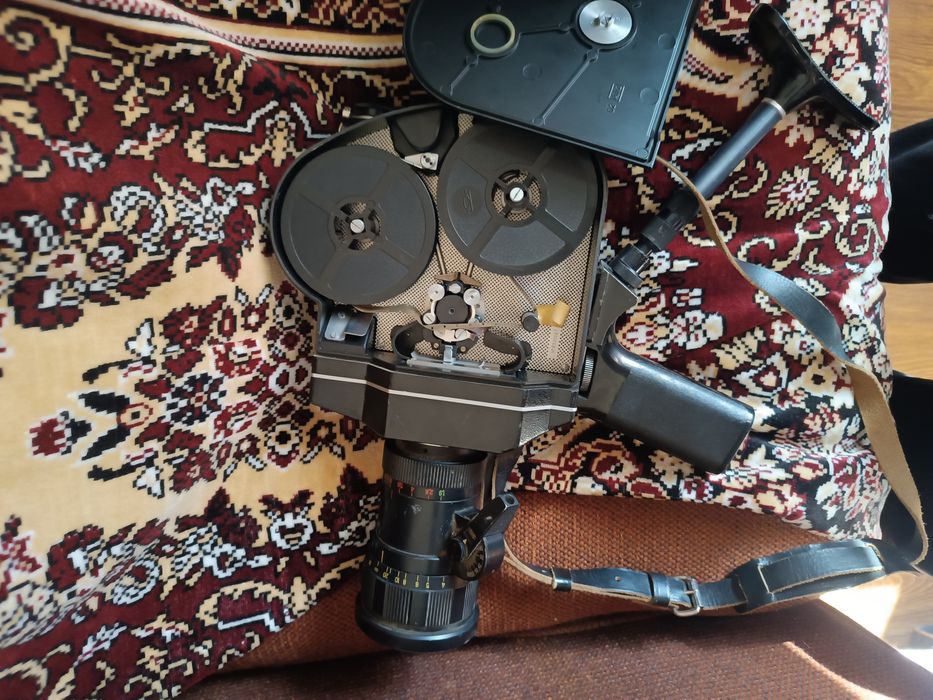 Retro Krasnogors-3 klassika kinosiyomniy aparat sotiladi