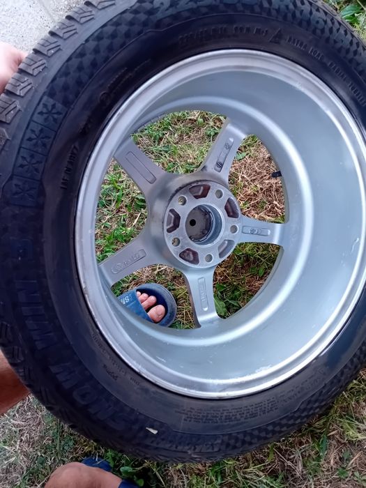 Vand genti cu cauciucuri R 16