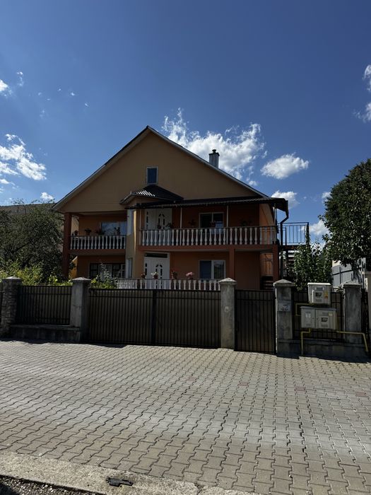 Apartament la Casă / spațiu birou