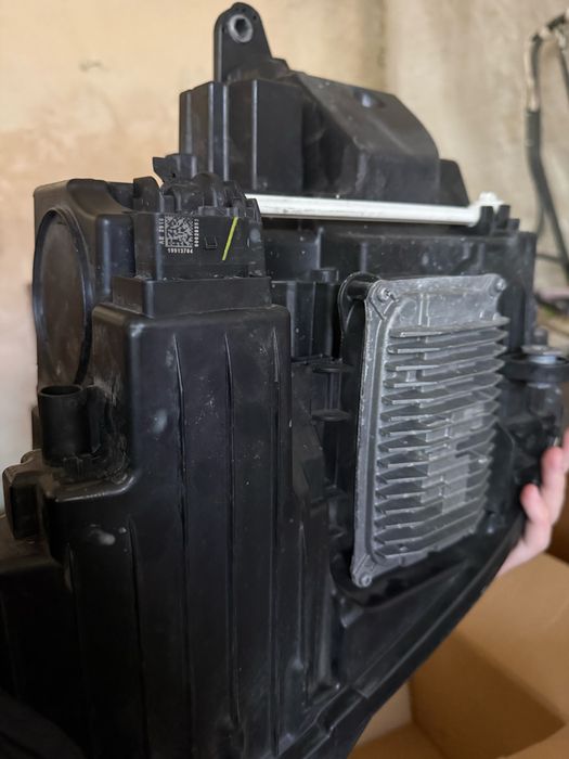 Оборудван ляв фар за mercedes w213