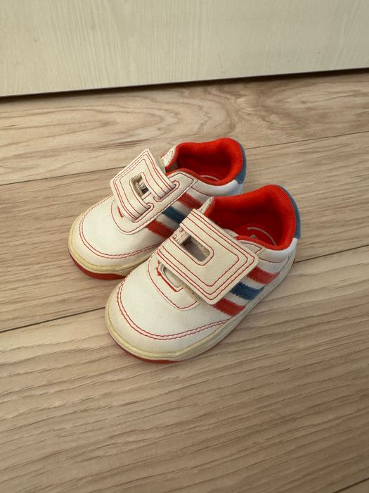 Adidasi Adidas marimea 19