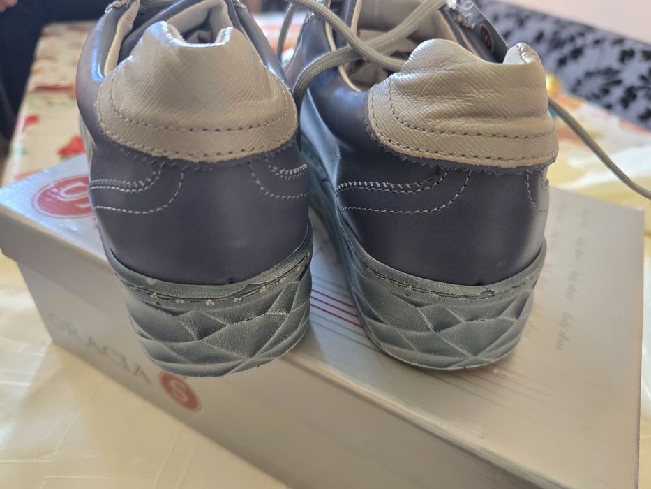 нови обувки с мека стелка 38 номера