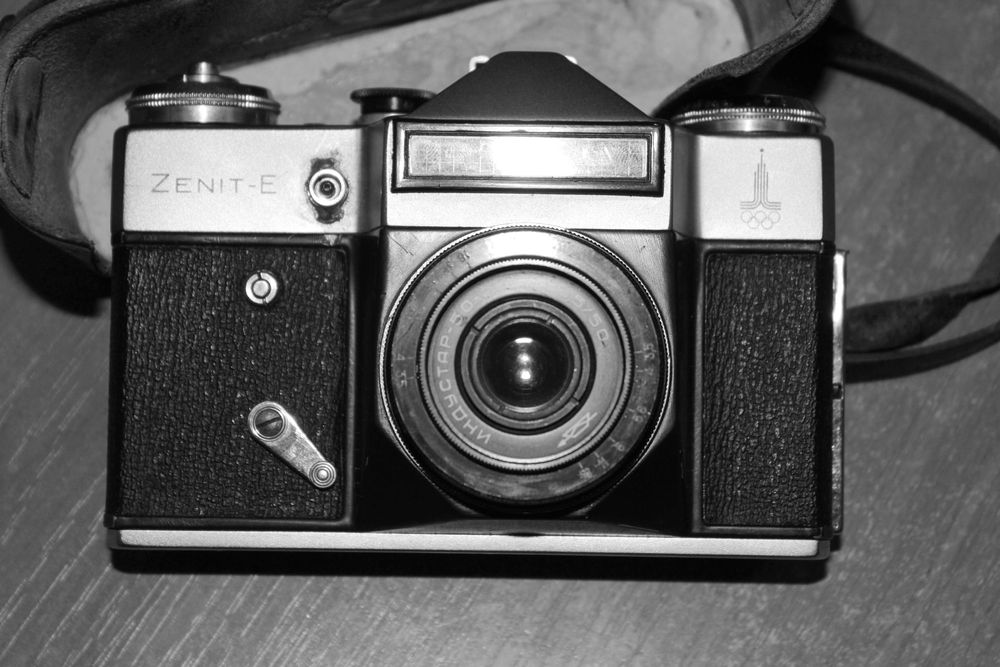Продам обмен фотоаппарат зенит Е