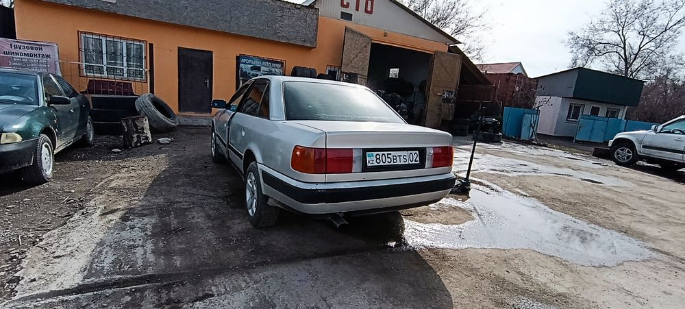 Продам ауди 100 с4