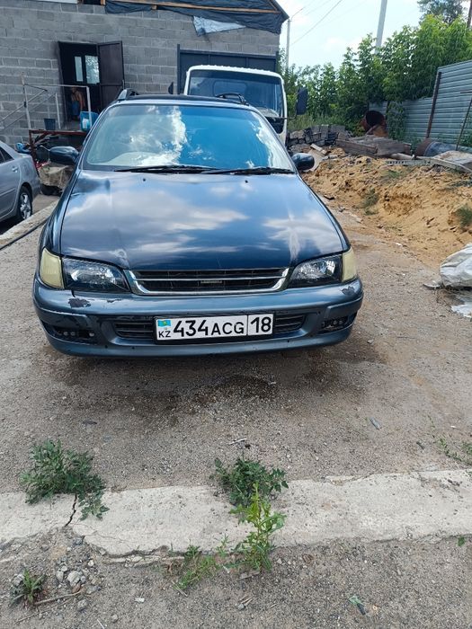 Продам Калдина тойота