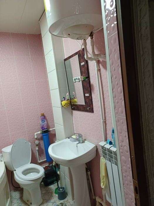 Продается 2 х ком кв с обстановкой