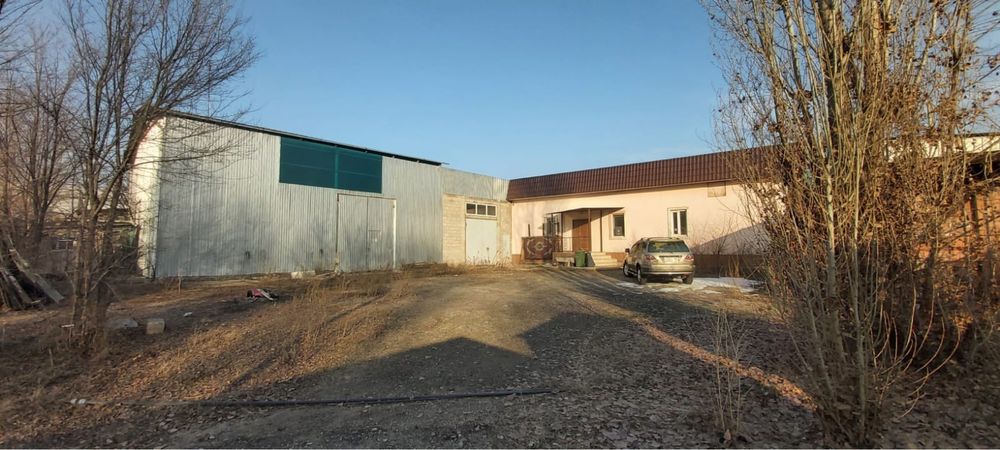 Продам дом с ангаром