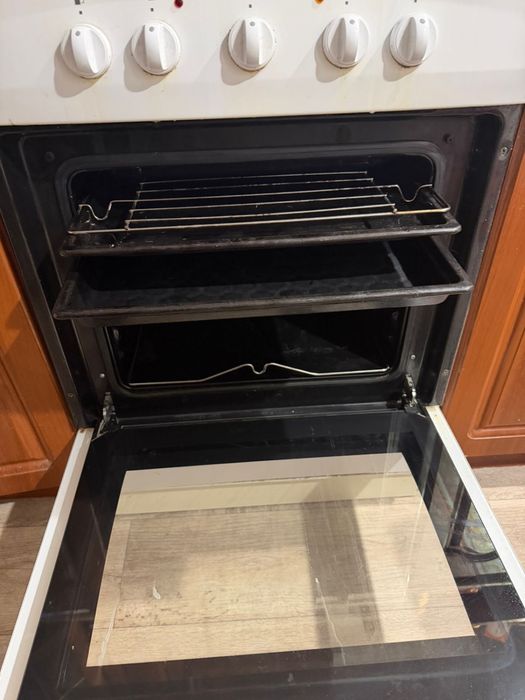 Продам электрическую плиту