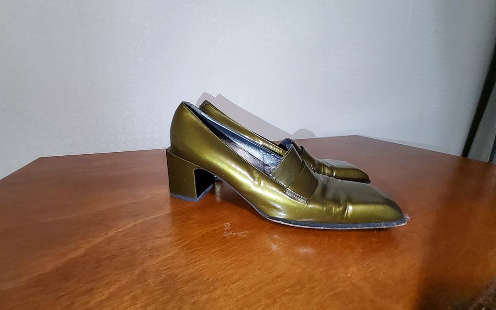 Продам женскую обувь