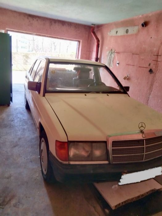 Продавам гараж 26.43 кв.м. (бл. 40), гр. Казанлък, ж.к. Изток