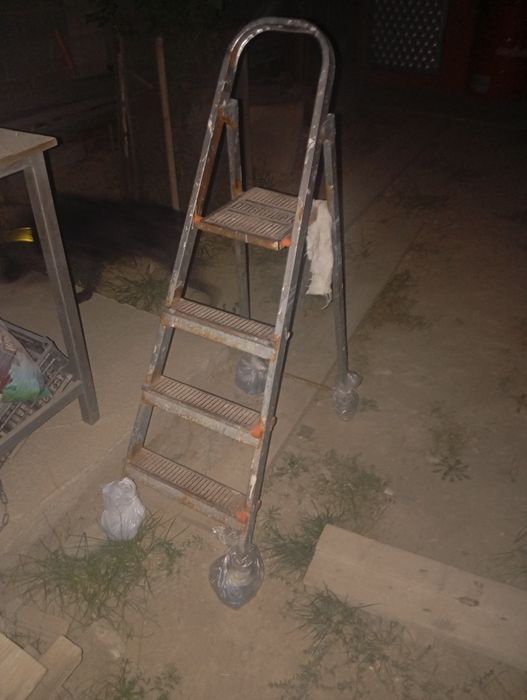 Стремянка продается