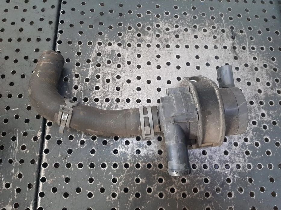 pompa recirculare apa 1.4 tsi cax vw golf 6 audi a3 8p seat leon altea 1k0965561f