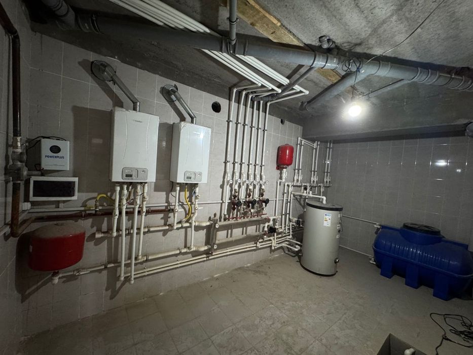 Uchtepa tumani Izza mahallasi 4 sotix 8 xona 570 kv