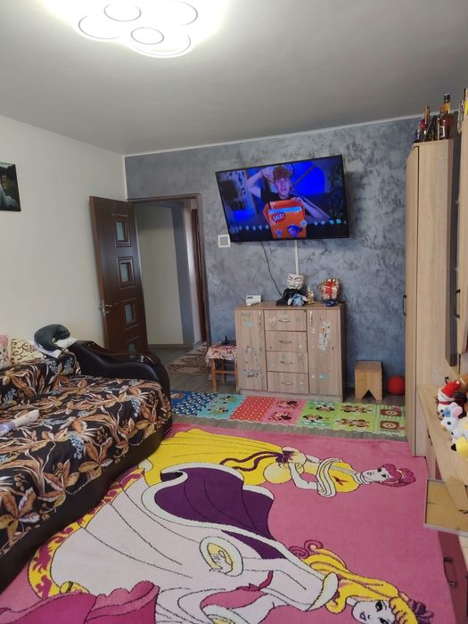 Vând apartament cu 2 camere