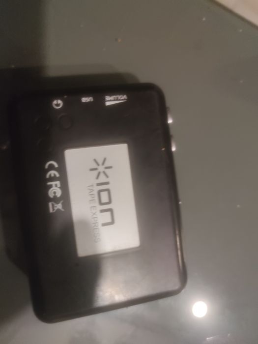 Vând 2 Casetofoane  portabile  Walkman USB convertor  în mp3