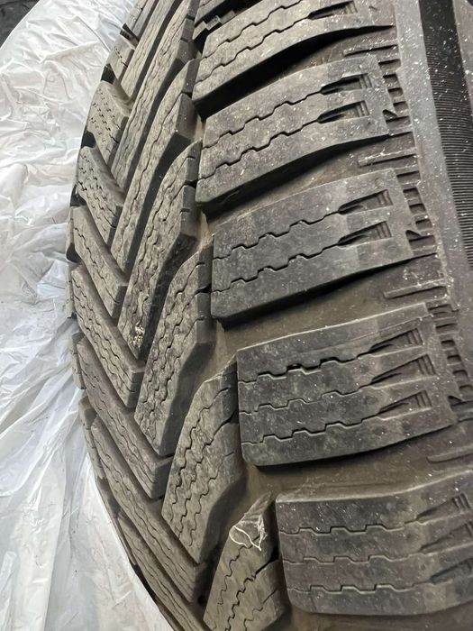 Гуми  Отлично състояние