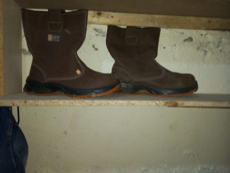 Продается зимние сапаги