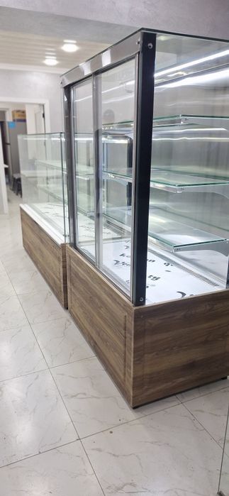 Продаются витиринный холодильники