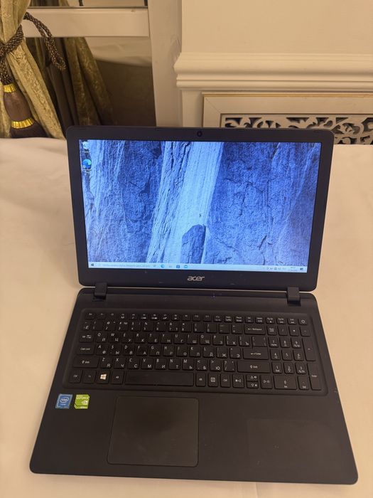 Acer ноутбук.