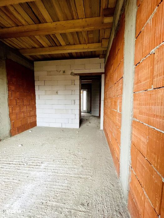 Casă parter la roșu în Paleu – 600 mp teren, utilități la limită