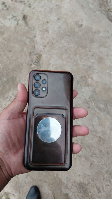 Samsung a 13 yaxshi holatda