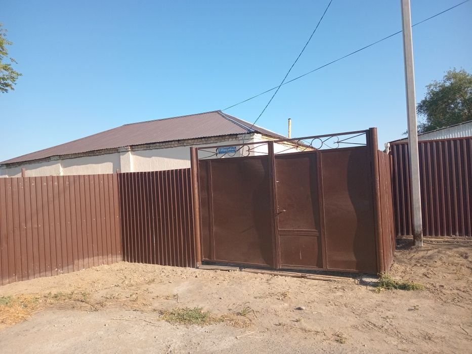 В районе гимназии N 3 Продается плановый дом