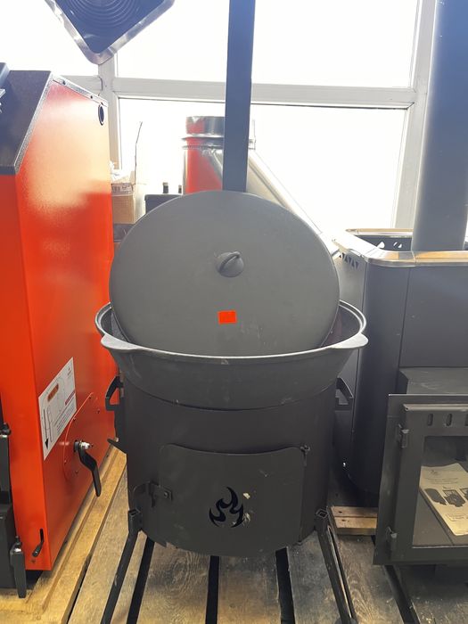 Печь под казан. Казан. Ошак с трубой