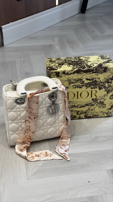 Белая сумка Dior Lady — качественная копия