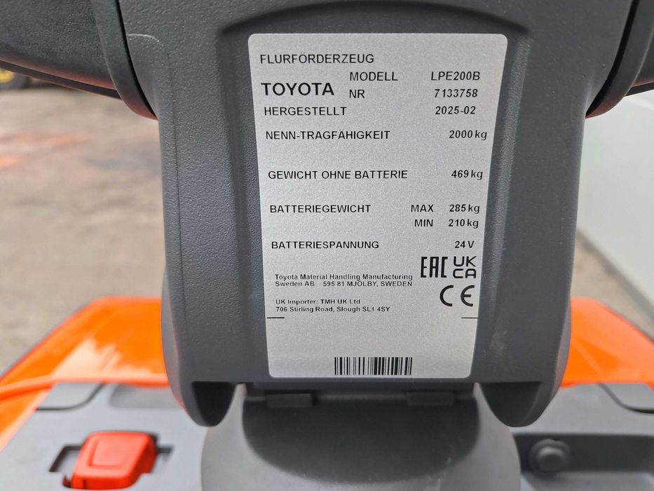 Електрическа палетна количка TOYOTA LPE200B с платформа (НОВА)