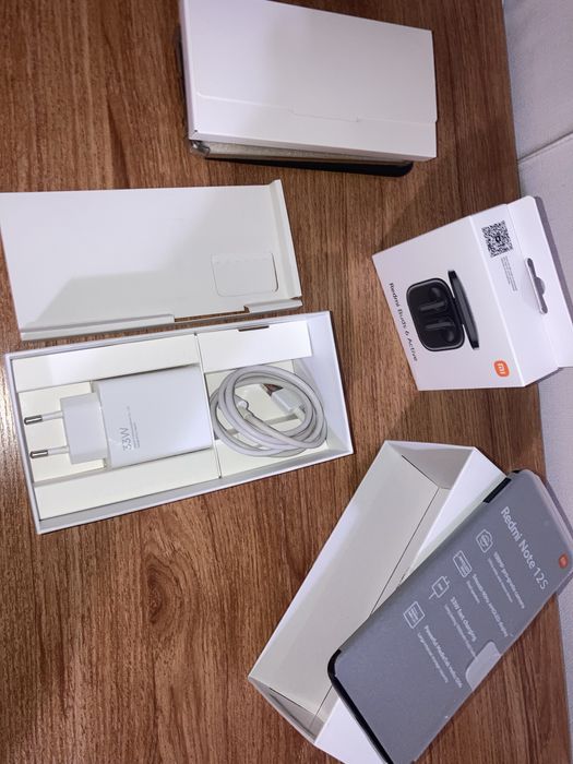 Xiaomi Redmi Note 12S 8/256GB + безжични слушалки Redmi Buds 6 Active.