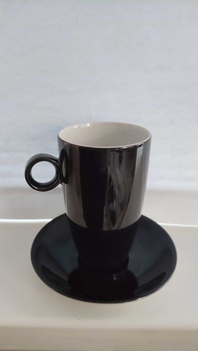 *Anna Burg*   един прекрасен порцеланов двоен сет в черно и бяло