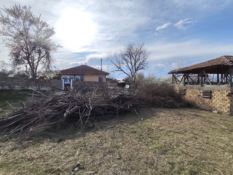 Косене и почистване на дворове.