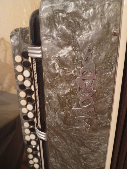 Продаю баян и акардион