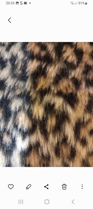 Vând haină de blana animal print