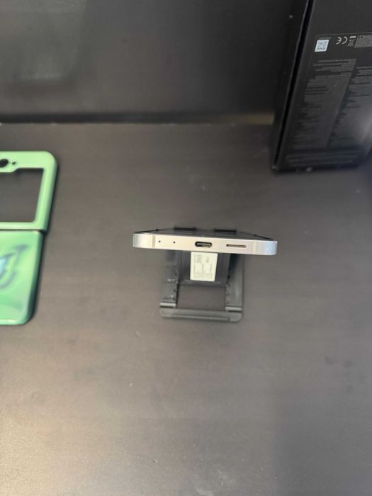 Samsung Galaxy Z Flip 6