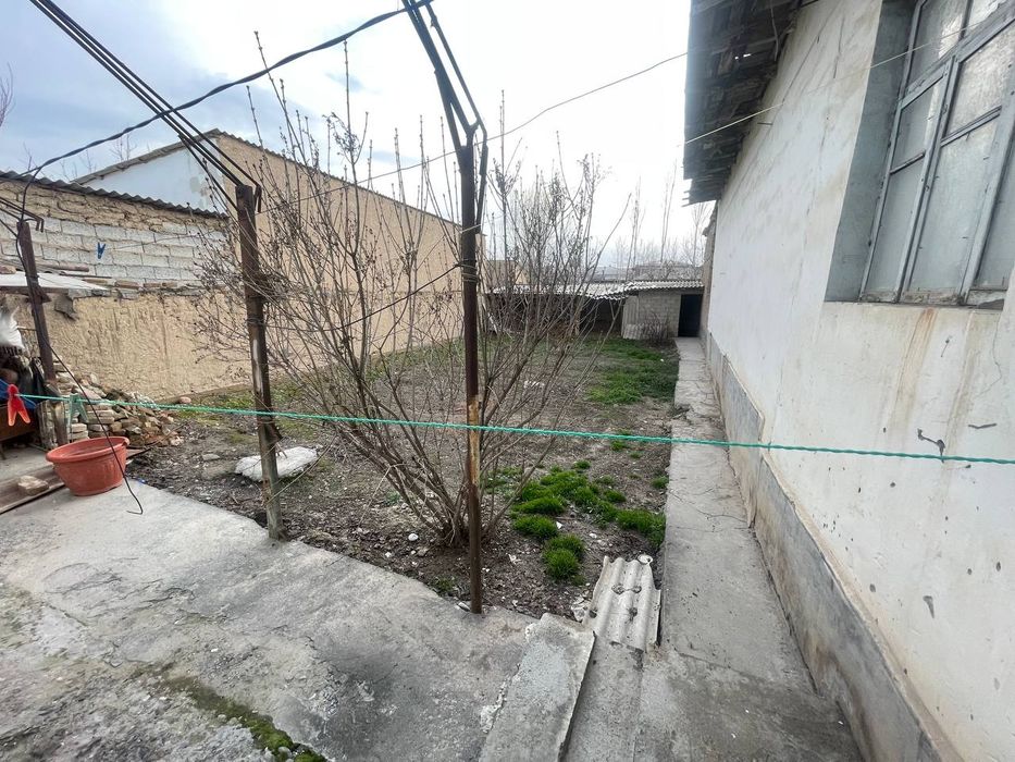 Oqtepa kocha hovli sotiladi 6 sotix