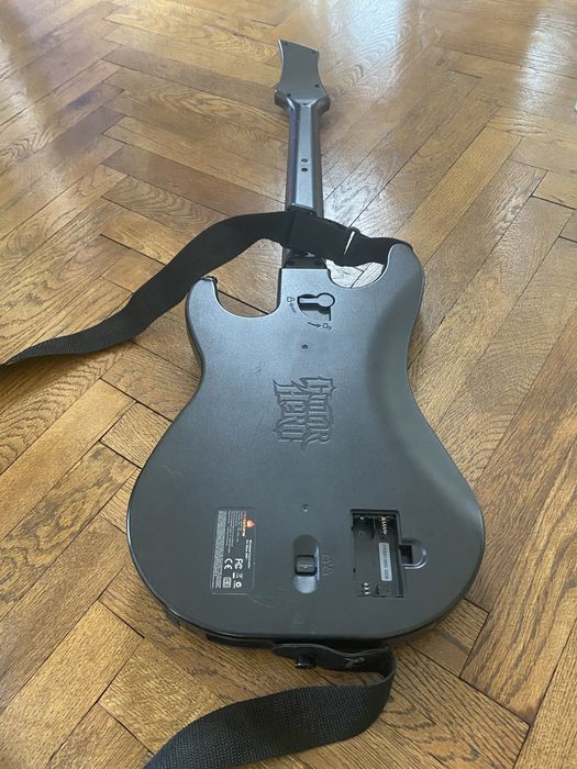 Безжична китара Guitar Hero за Xbox 360 + игри