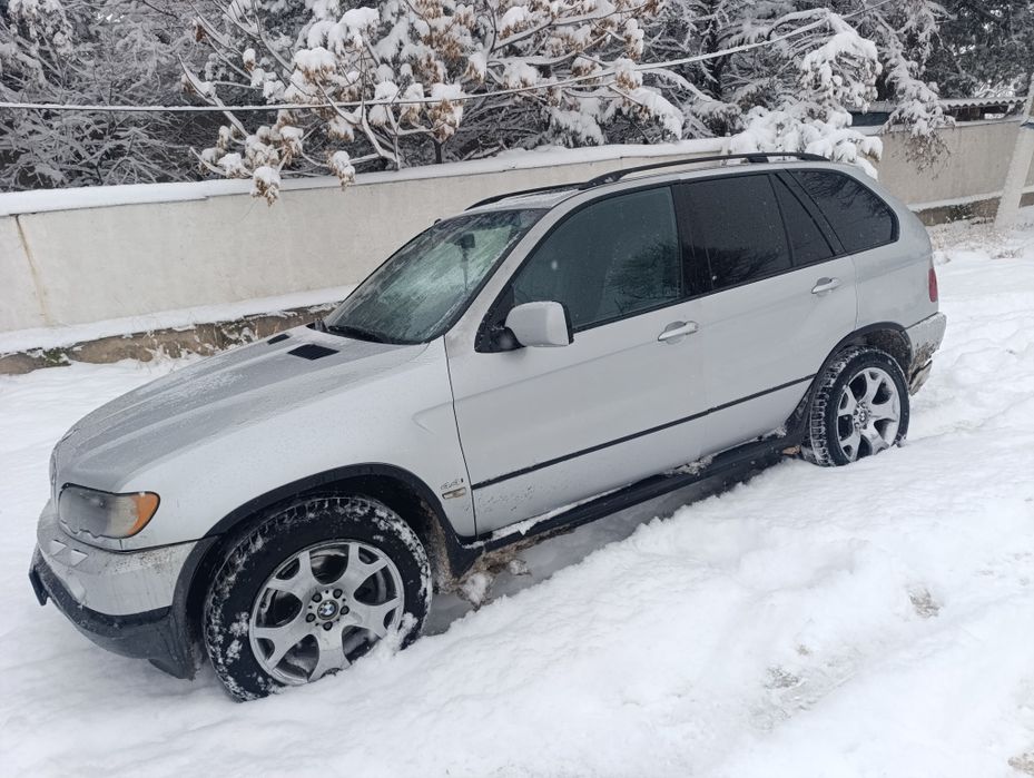 В продаже БМВ х5