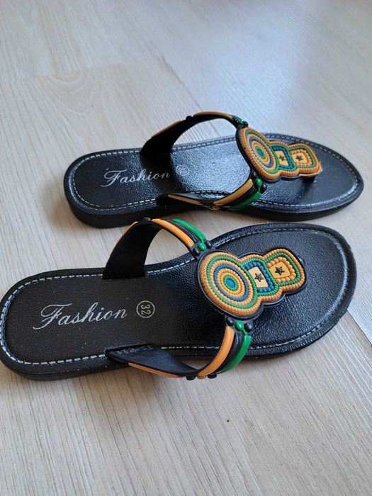 Ladies Masai Sandals Black Leather Size 32