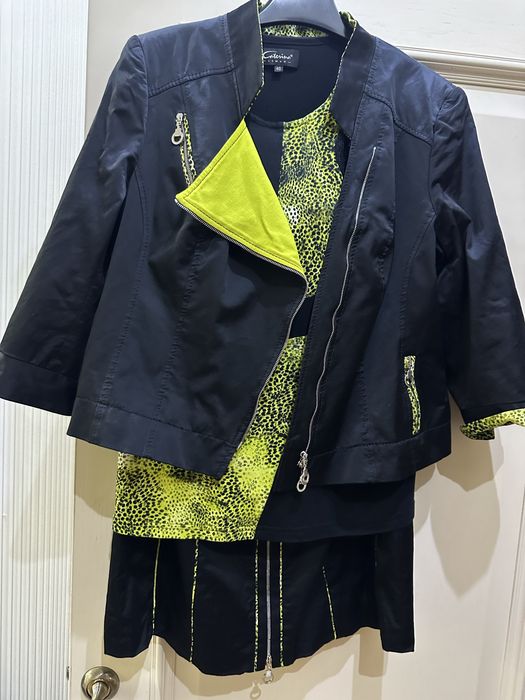 Женский костюм тройка