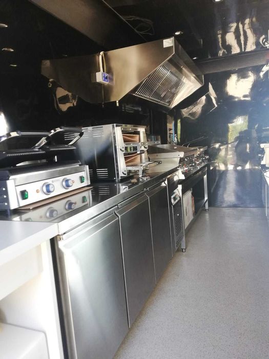 Food Trailer Premium – Complet Echipat – Gata de Lucru – 31.999 €