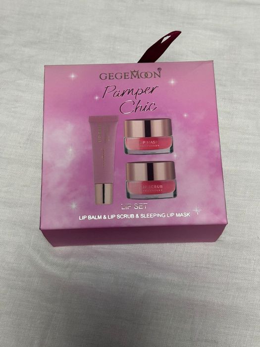 Продам парфюмерию всё в оригинале корейская и имиратовская косметика