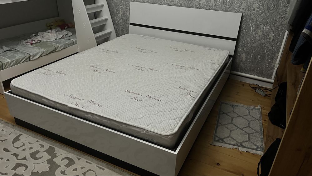 Двухспальный кровать