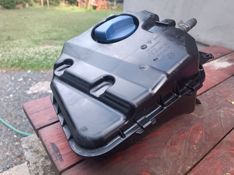 Vas de expansiune Volskwagen Touareg 7L