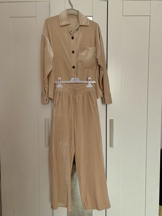 Костюм велюровый брючный